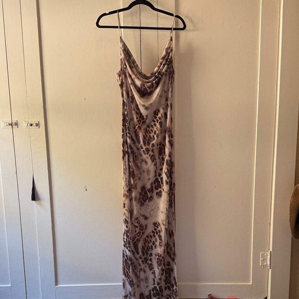Elegant Leopard Print Maxi Dress